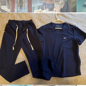 Men’s Figs Scrub Top and Bottom